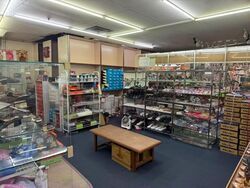 Holland Road Shopping Centre (D10), Retail #572109871